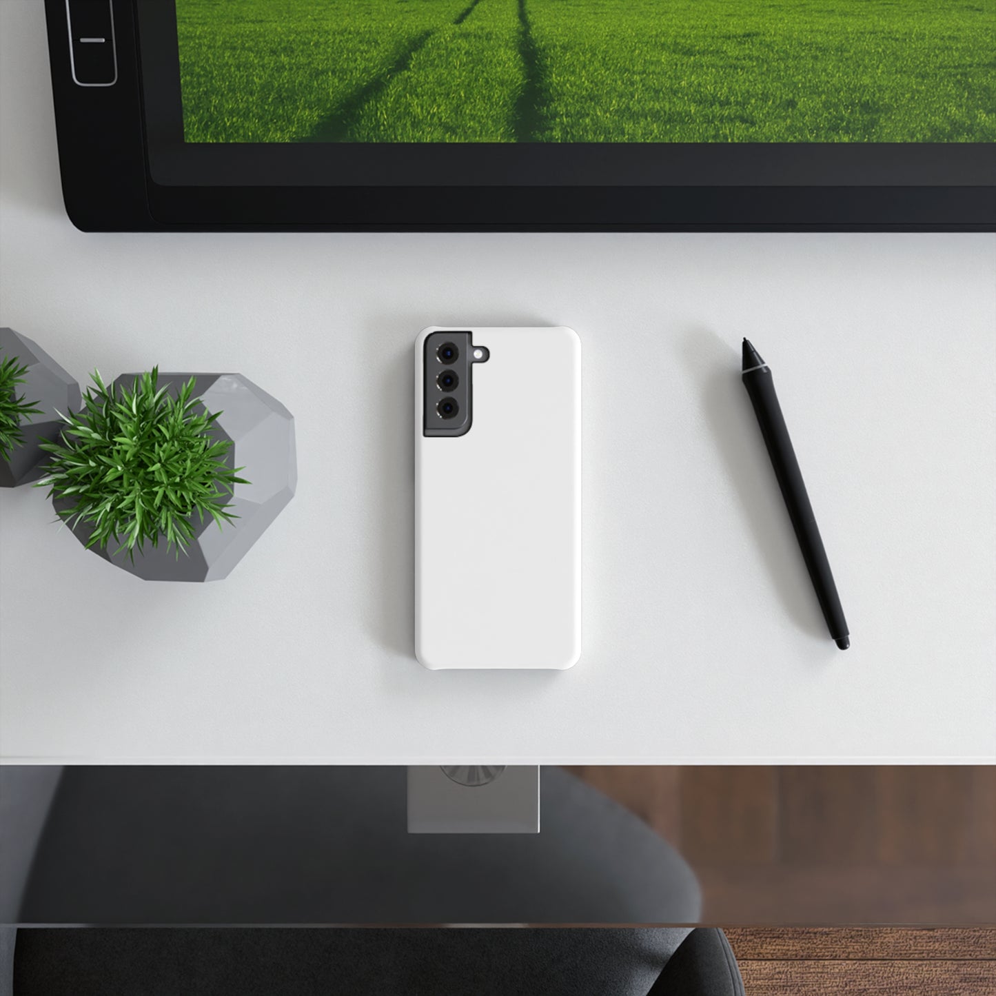 Minimalist Slim Snap Case for Smartphone - Sleek and Stylish Protection